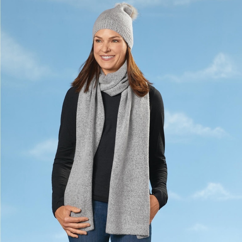 Jack & Missy Classic Luxe Knitwear Pom Beanie Winter Hat & Scarf Gift Set NWT